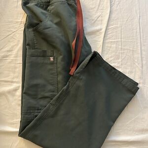 Figs Green Cargo Pants and top